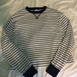 Comfy and cute Brandy Melville long sleeve tee!